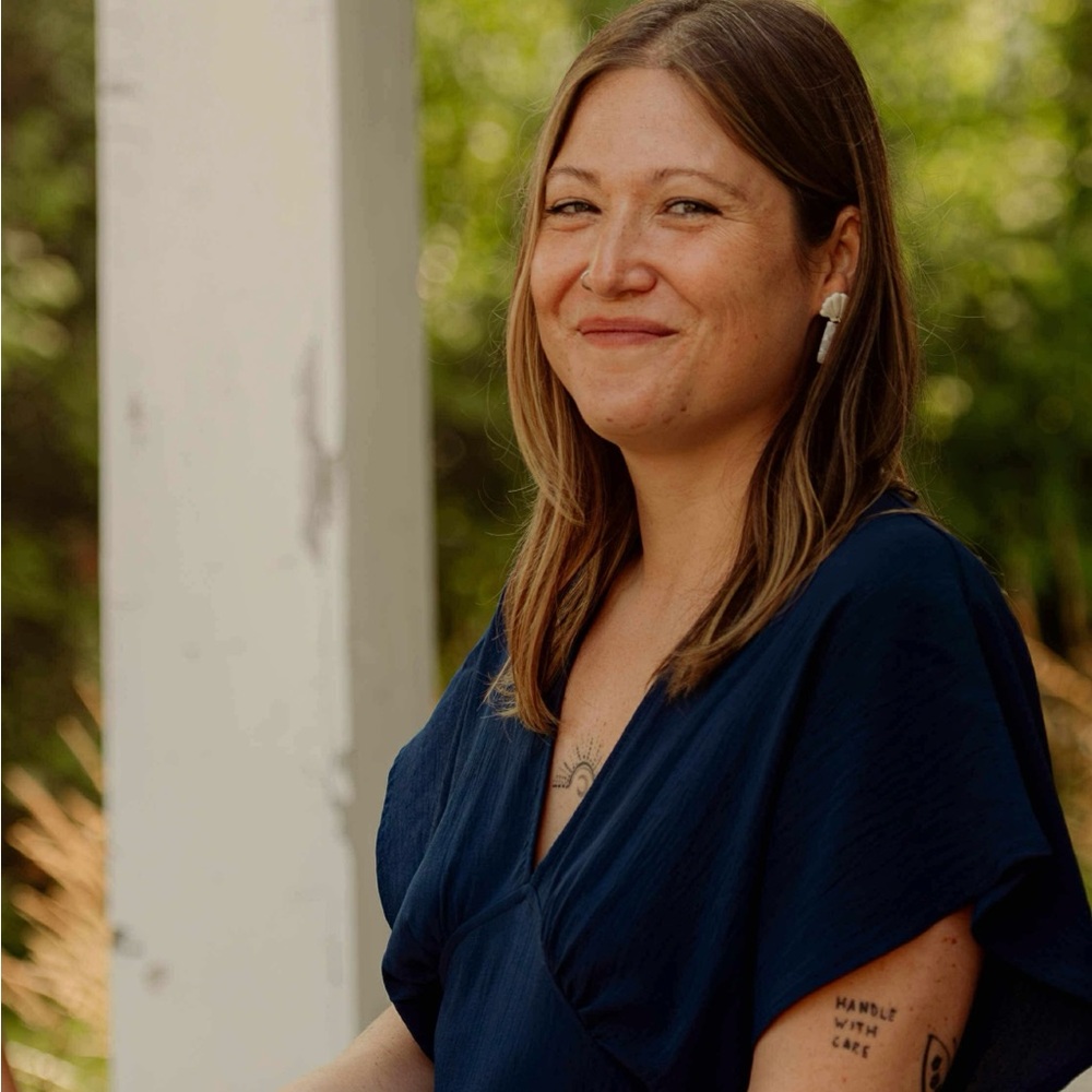 Meet your Posher, Laurie